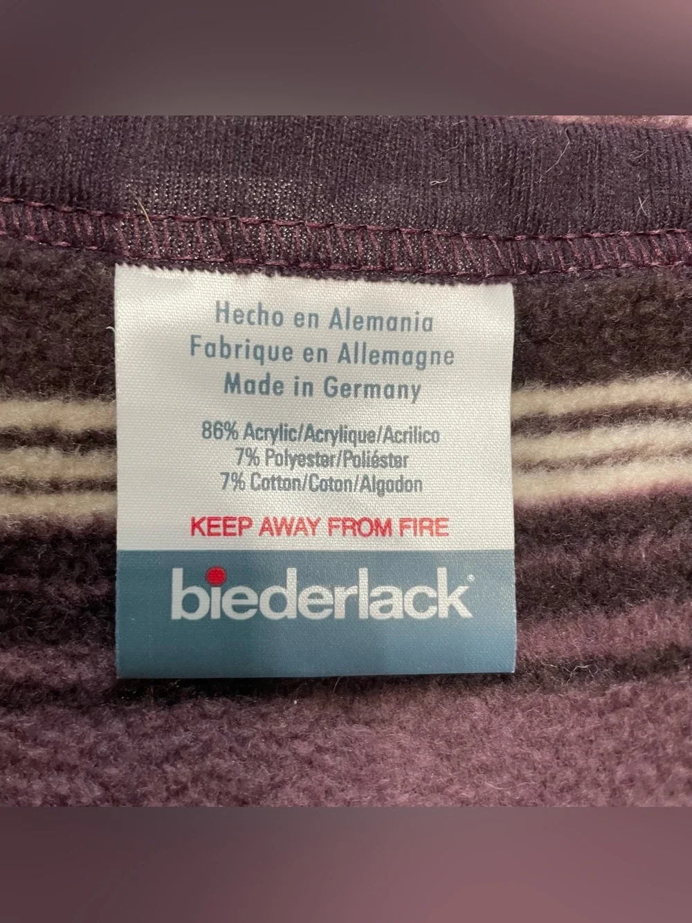 Biederlack Cuddle Wrap Blanket Stadium Throw Zip Snap Wearable Purple Print